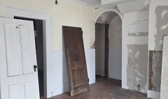 33 Oak St, Brattleboro, VT 05301