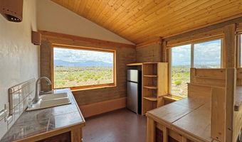 620 Tune Dr, Arroyo Hondo, NM 87513