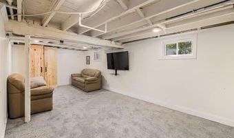 10 Long St, Johnston, RI 02919