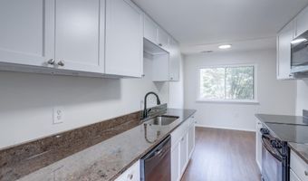 5766 VILLAGE GREEN Dr 10/5766, Alexandria, VA 22309