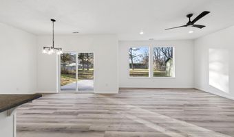 307 6th St, Benton City, WA 99320