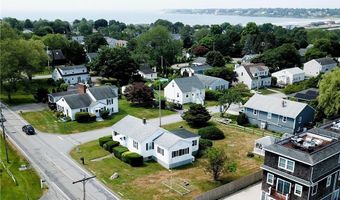 117 Wolcott Ave, Middletown, RI 02842