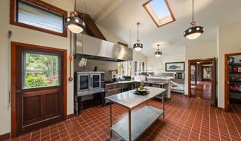 1055 Kaupakalua Rd, Haiku, HI 96708