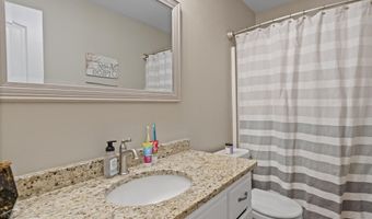 10676 N Oak Crest Dr, Biloxi, MS 39532