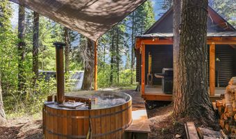 1221 Fox Rd, Cascade, ID 83611