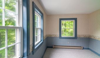 53 Henry St, Amherst, MA 01002