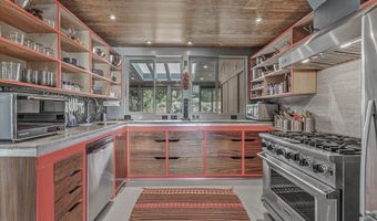 93 Carol St, Danbury, CT 06810