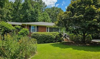 2461 Woodridge Dr, Decatur, GA 30033