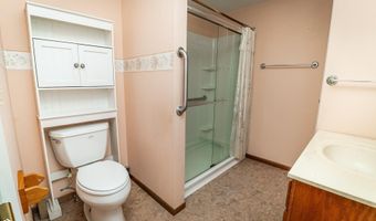 105 S Dubuque St, Albion, IA 50005