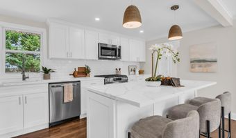 620 Tiller Ave, Beachwood, NJ 08722