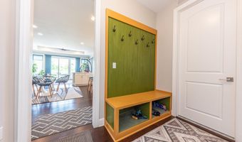 2376 Westbrooke Cir S, Ann Arbor, MI 48105