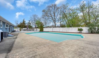 7 Glenwood Dr, Bayville, NJ 08721