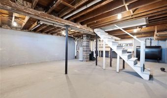 17 Loring St, Cranston, RI 02920