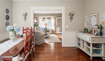26 Vernon Ave, Newport, RI 02840