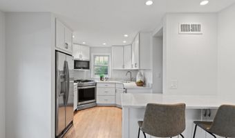 1453 N LONGFELLOW St, Arlington, VA 22205