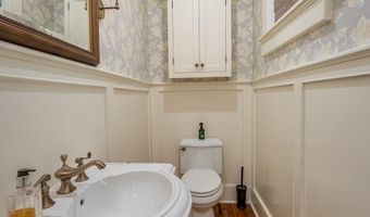 2012 Broad St, Camden, SC 29020