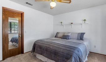 19456 Saint Timothy Ln, Apple Valley, CA 92307
