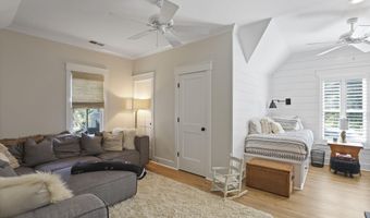 2 Tomlow Trce, Beaufort, SC 29906