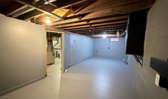 888 Garfield St, Akron, OH 44310