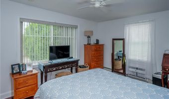 203 Fenner Ave 5, Middletown, RI 02842