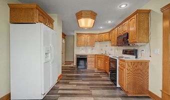 1012 8th St SE, Altoona, IA 50009