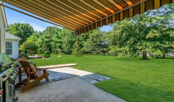 40 BUNKER HILL Dr, Allentown, NJ 08501