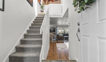 32 Glenview Dr 32, Cromwell, CT 06416