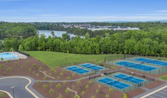 144 COWBIRD St, Lake Frederick, VA 22630