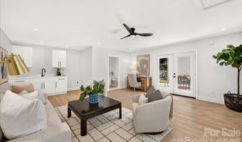1924 Bentley Pl, Charlotte, NC 28205