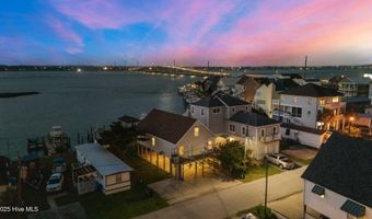 241 Moonlight Dr, Atlantic Beach, NC 28512