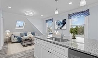 17 Selkirk Rd Rd 3, Cranston, RI 02905