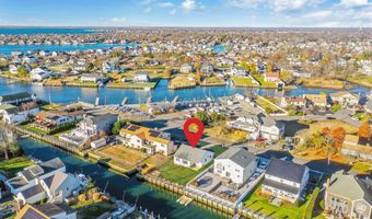 38 Berger Ave, Amityville, NY 11701