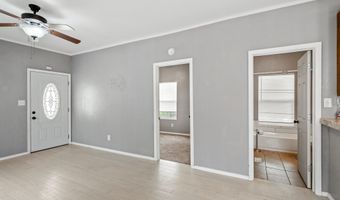 318 W Olive St, Aurora, MO 65605