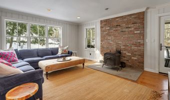 3 Raiders Ln, Darien, CT 06820