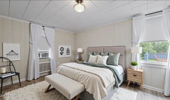 125 Eighth St, Belford, NJ 07718
