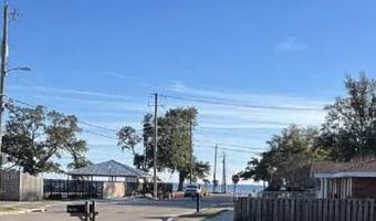 135 Pine Grove Ave, Biloxi, MS 39531