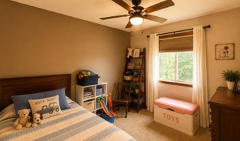 1208 Plum Ln, Aberdeen, SD 57401