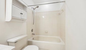 21208 HEDGEROW Ter, Ashburn, VA 20147