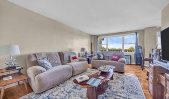 510 Deal Lake Dr 6B, Asbury Park, NJ 07712