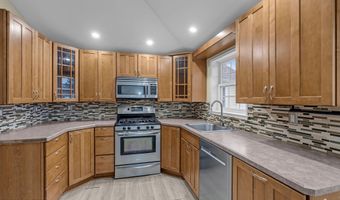 80 Morris Ave, Belford, NJ 07718