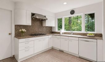 34 Cambridge Way, Alpine, NJ 07620