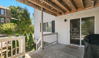 132 Shore Dr, Branford, CT 06405
