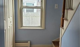 18 Glen St, East Providence, RI 02915
