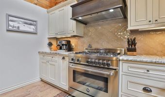 46 Oak Hill Rd, Brookline, NH 03033