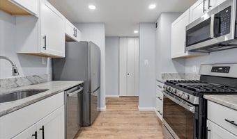 4520 KING St 601, Alexandria, VA 22302