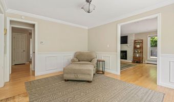 78 Hitching Post Ln, Bedford, NH 03110