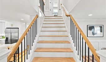 40 Congregational St, Bristol, RI 02809