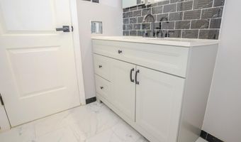 3737 CLARKS Ln 304, Baltimore, MD 21215