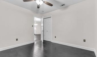 19 CENTER St, Barnegat, NJ 08005