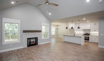 30 Selland Dr, Bella Vista, AR 72715